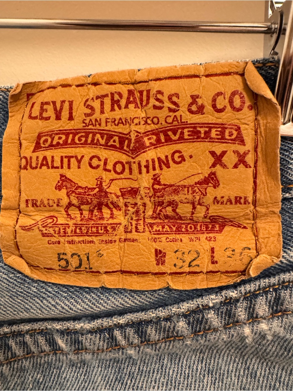 Perfectly distressed Levi’s 501 Shorts cut offs waist 30 Y2K coastal cowgirl - Picture 8 of 8
